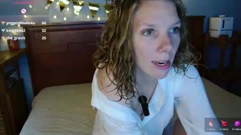 daisy_lovely online show from August 3, 4:08 am