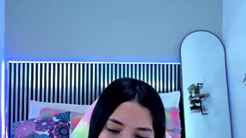 D A I S Y  online show from July 29, 12:17 am