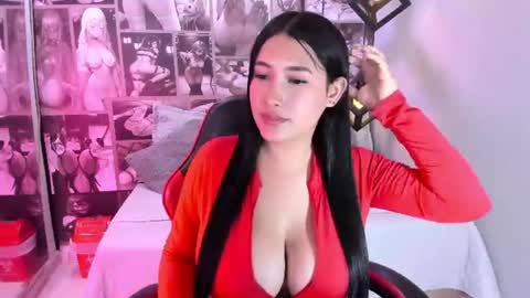 D A I S Y  online show from July 29, 4:47 pm
