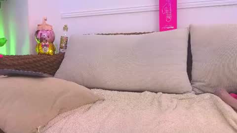 Daisy Price online show from July 31, 2:23 pm
