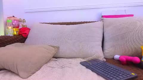 Daisy Price online show from August 4, 2:03 pm
