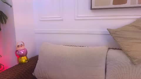 Daisy Price online show from August 5, 11:08 am