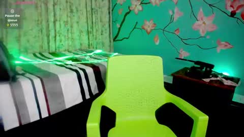 daisyyuna online show from August 15, 1:53 am