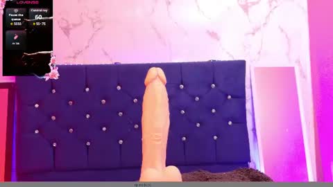 dakotaa_johnson online show from August 15, 1:20 am