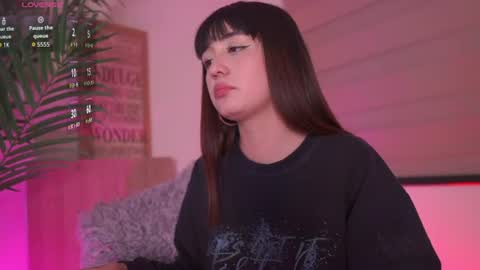 dakotaa online show from August 14, 8:23 pm