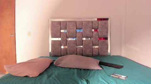 dakotadollly online show from August 6, 11:59 pm