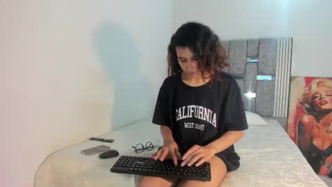 dakotadollly online show from August 9, 6:20 pm