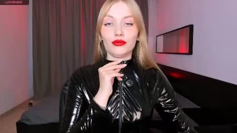 Dakota online show from August 12, 1:24 pm