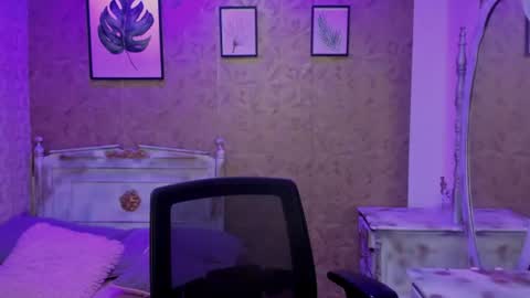 dali_collin online show from July 8, 1:37 pm