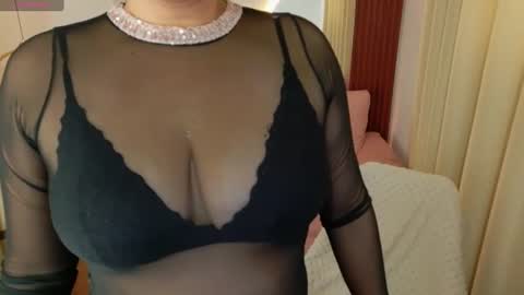 daliarose19 online show from August 1, 8:48 pm