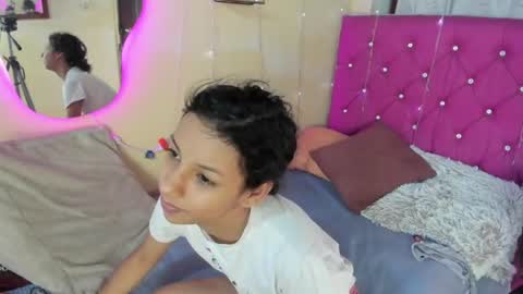 daliasmith_ online show from August 2, 2:13 pm