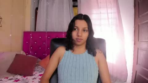 daliasmith_ online show from August 8, 1:22 pm