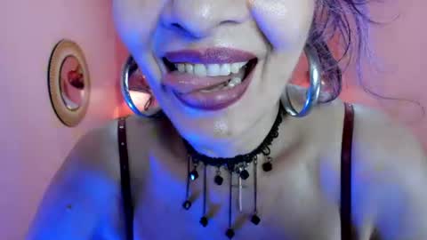 D A L I L A online show from August 12, 7:16 pm