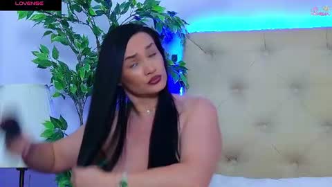 daliyaa_ online show from August 5, 1:20 pm