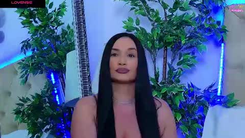 daliyaa_ online show from August 12, 1:35 pm