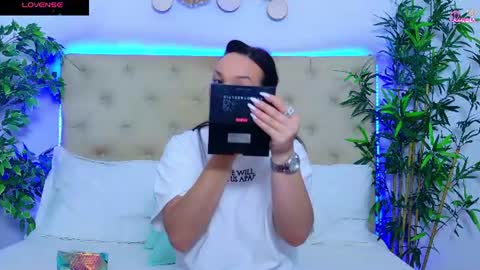 daliyaa_ online show from August 13, 12:08 pm
