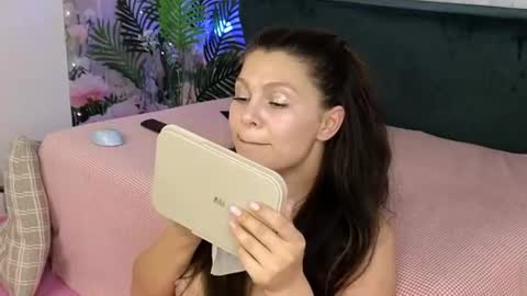 damedefeu online show from July 27, 1:27 pm
