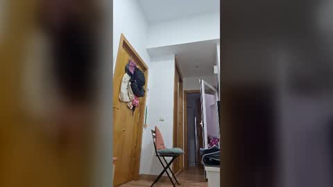 dami_mad_ online show from August 2, 4:47 pm