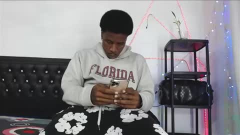 damian_hart_24cm online show from August 6, 11:53 am