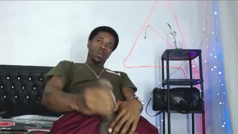 damian_hart_24cm online show from August 9, 11:00 am