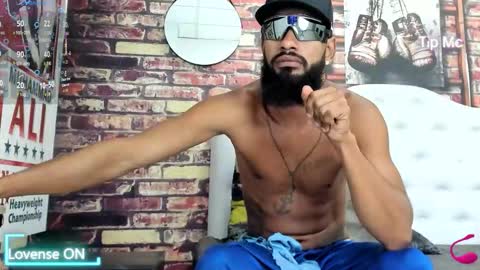 damian_shakur online show from March 18, 8:13 pm