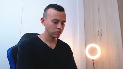 Damian Wish online show from April 9, 8:06 pm