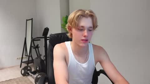 DAMIEN DALLAS online show from August 12, 8:44 pm