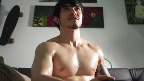 insta damn8   ---         -----  online show from August 5, 1:03 am