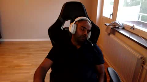 dan_the_man43 online show from June 21, 2:23 am