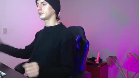 dan_yagami online show from May 24, 12:24 am