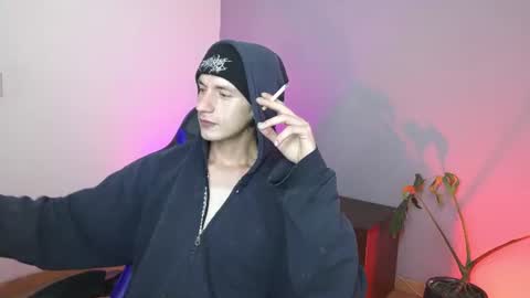 dan_yagami online show from June 22, 2:45 am