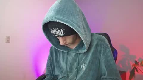 dan_yagami online show from July 4, 11:18 pm