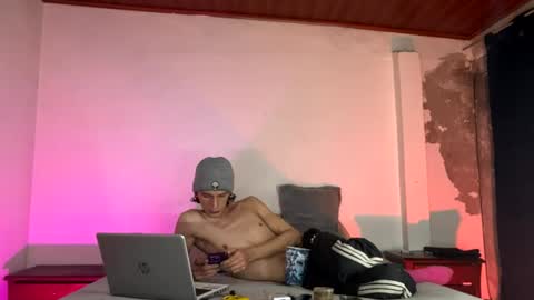 dan_yagami online show from July 9, 12:37 am