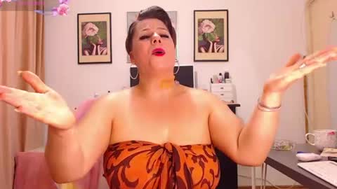 dana online show from August 8, 12:33 am