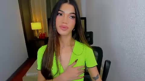 STEPHANIE online show from July 4, 1:35 pm