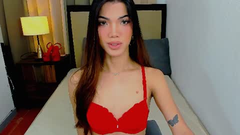 STEPHANIE online show from July 7, 9:30 pm