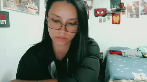 dani y jocelyn online show from August 6, 2:54 am
