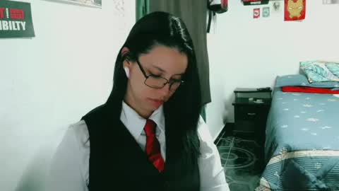dani y jocelyn online show from August 8, 1:27 am