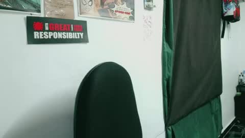 dani y jocelyn online show from August 9, 1:50 am