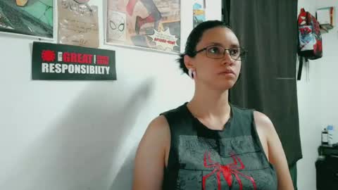dani y jocelyn online show from August 9, 4:02 am