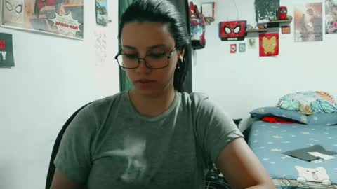 dani y jocelyn online show from August 13, 1:52 am