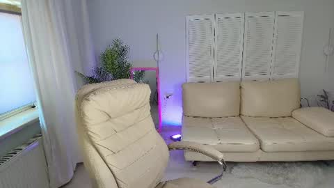 dani_kittys online show from August 5, 7:39 am