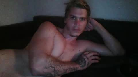 daniel187524434 online show from August 3, 7:54 pm