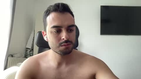 daniel_3827 online show from June 18, 7:52 am