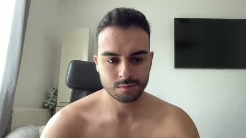 daniel_3827 online show from June 29, 6:39 am