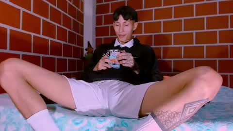daniel_deluxx online show from August 11, 8:49 am