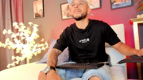 daniel_kingxxx online show from April 9, 4:48 pm