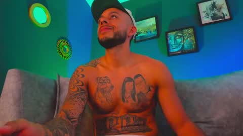 daniel_kingxxx online show from April 18, 1:44 pm