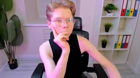 Daniel online show from August 6, 10:36 am