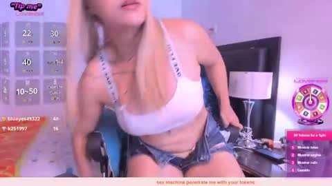 daniela online show from August 9, 5:03 pm